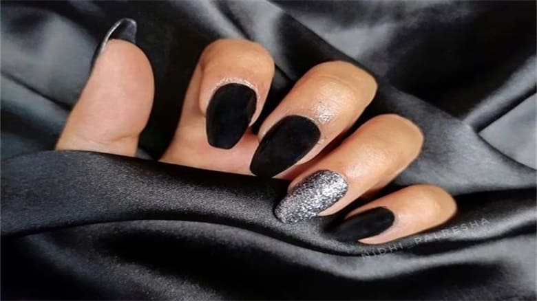 black and silver nail art designs