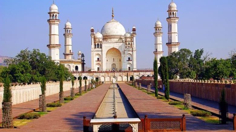 bibi ka maqbara built by